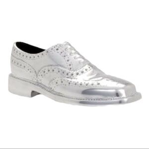 Torre & Tagus Aluminum Oxford Shoe Decor NWT